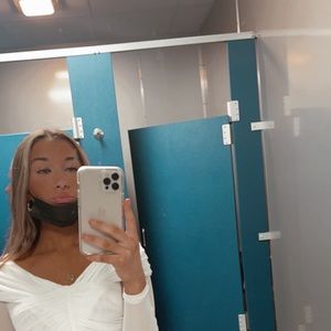 Meet your Posher, Olivia